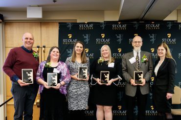 AlumniAwards2025Group_HP_2500x1667