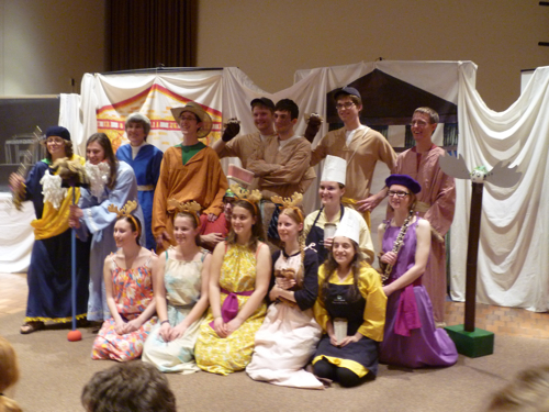 2011 Latin Play Cast3