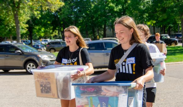 Campus Colors – Student Move in
