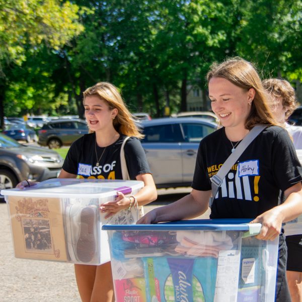 Campus Colors – Student Move in