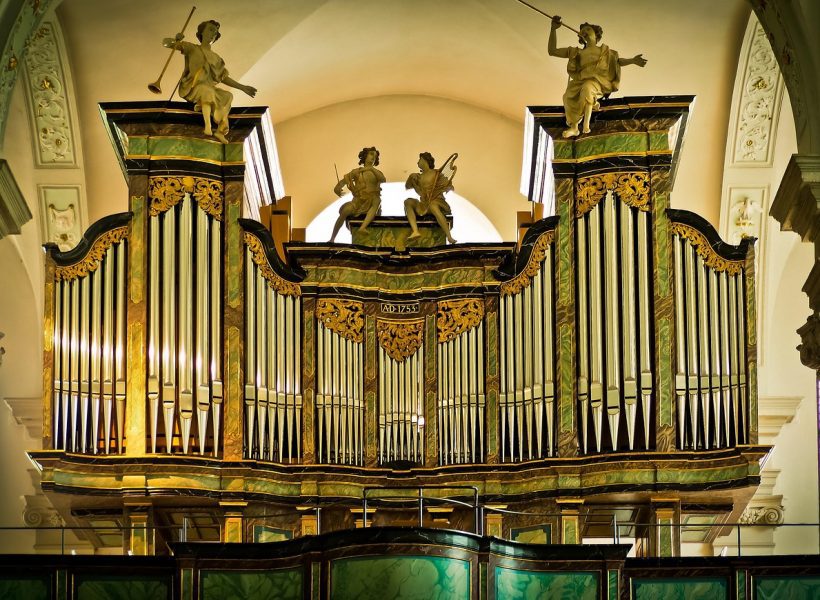 Organ pipes music
